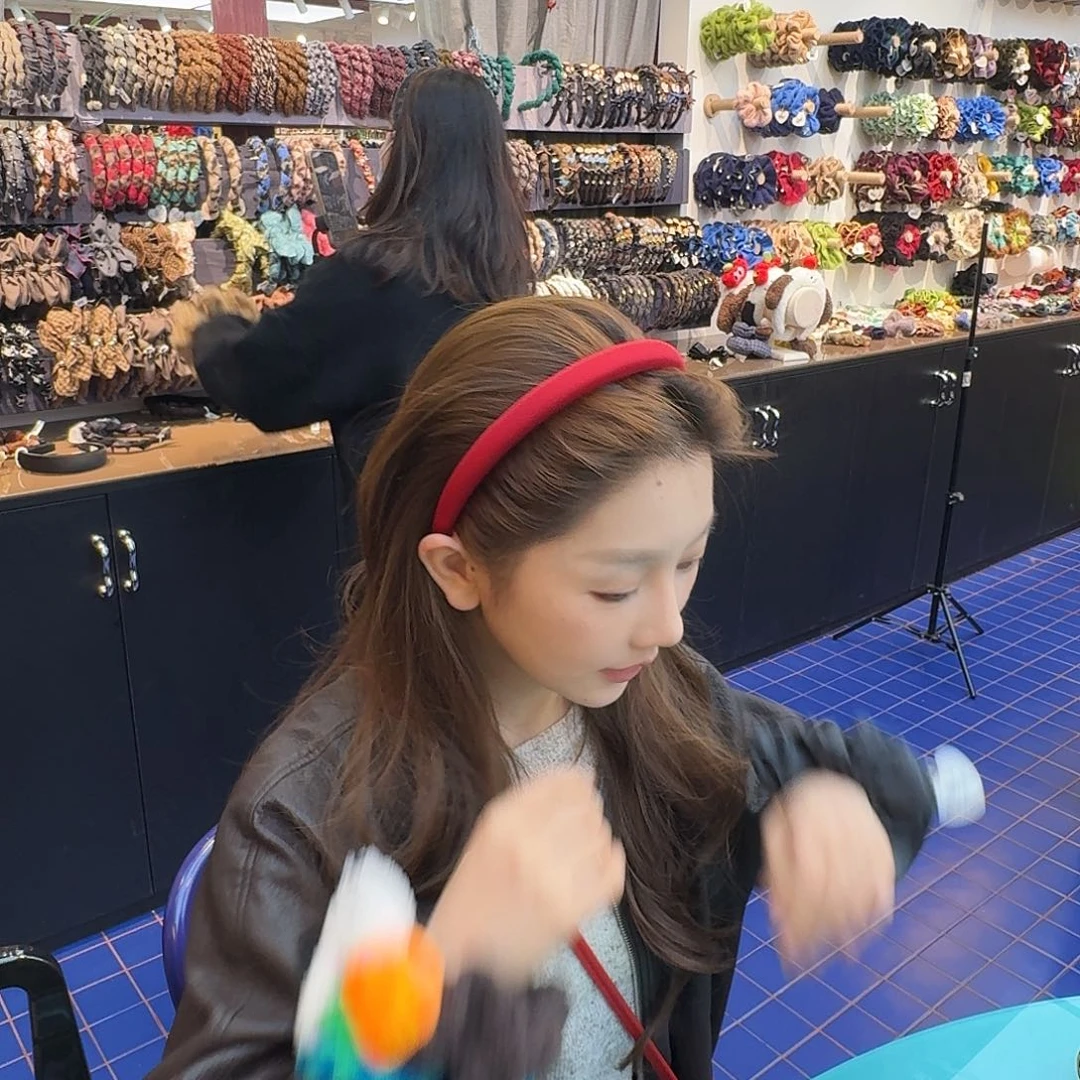 红色发箍哦哦哦哦哦哦