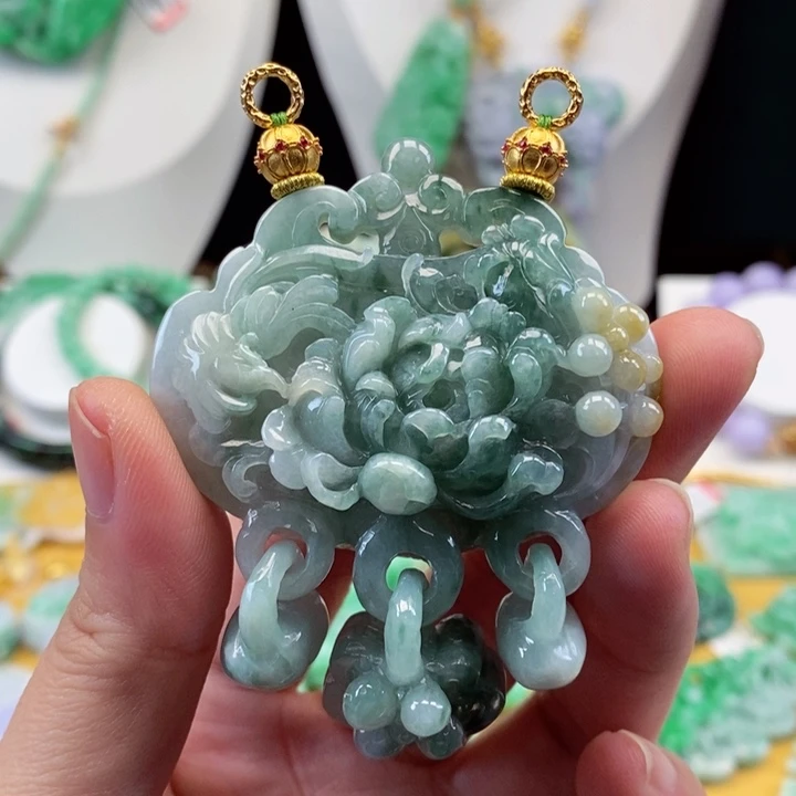 翡翠颈饰未镶嵌翡翠吊坠