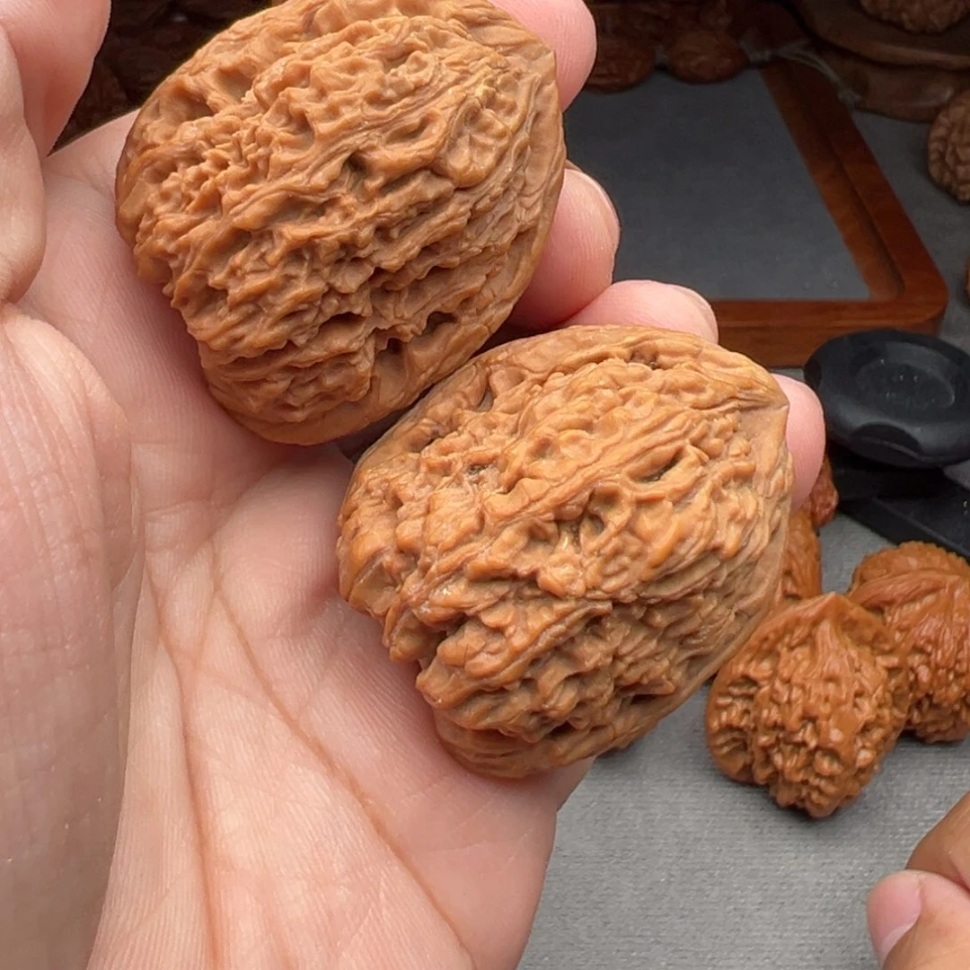 把件文玩核桃炮弹南疆有点黄