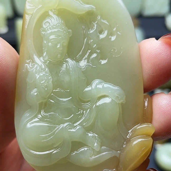 ****和田玉（糖玉）未镶嵌颈饰