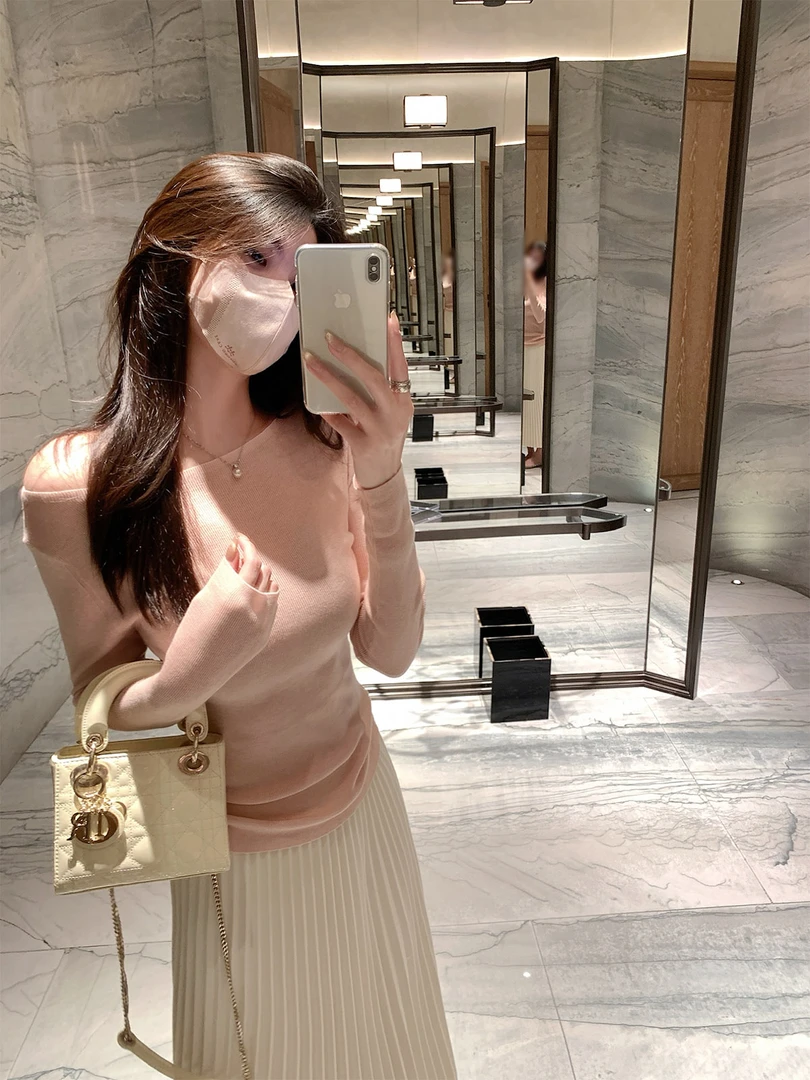 温柔滤镜一字领针织打底衫