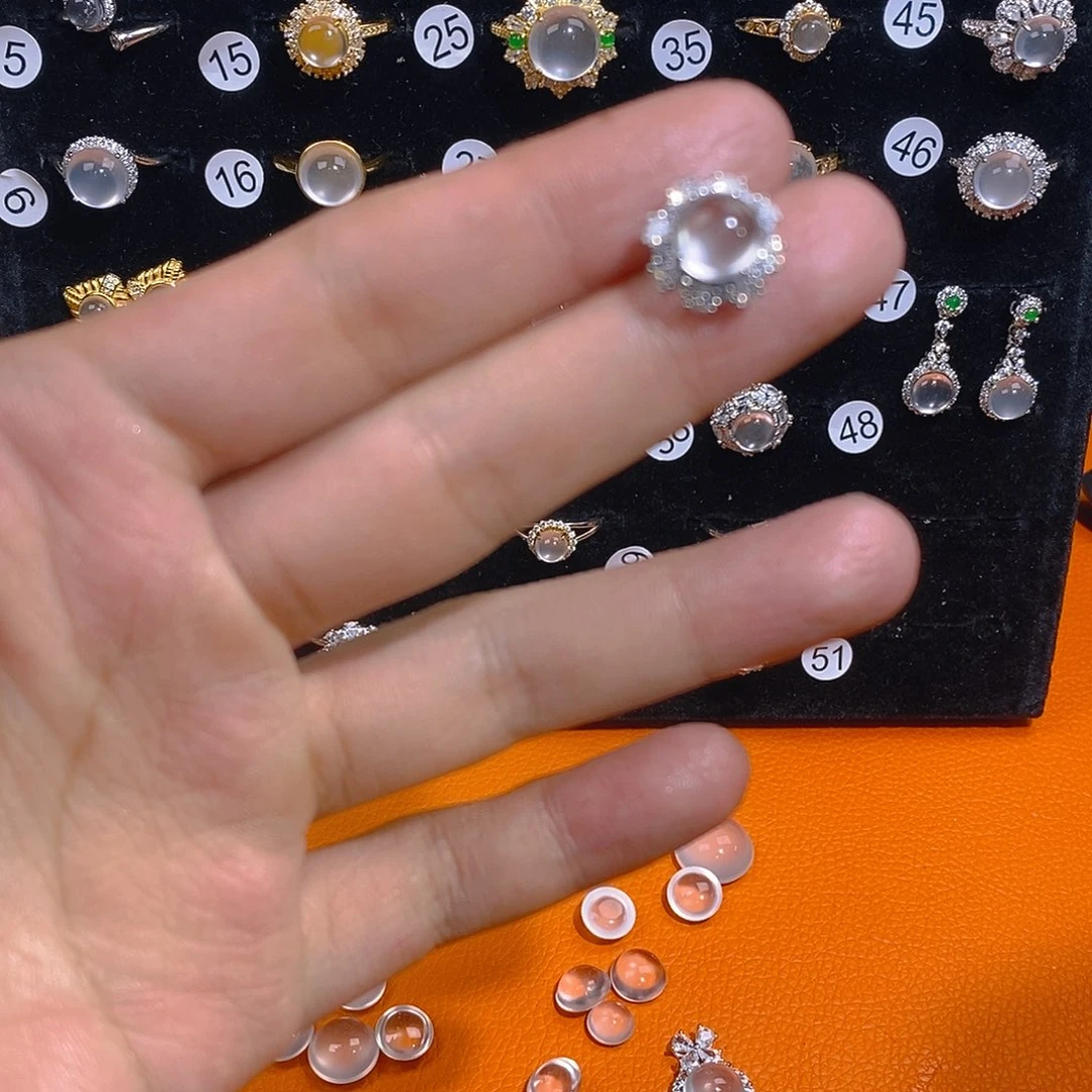 石英质玉合金耳钉