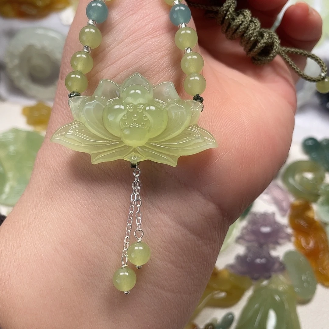 蛇纹石玉未镶嵌颈饰