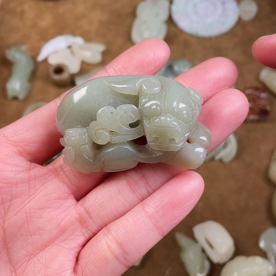 和田玉（糖玉）未镶嵌颈饰