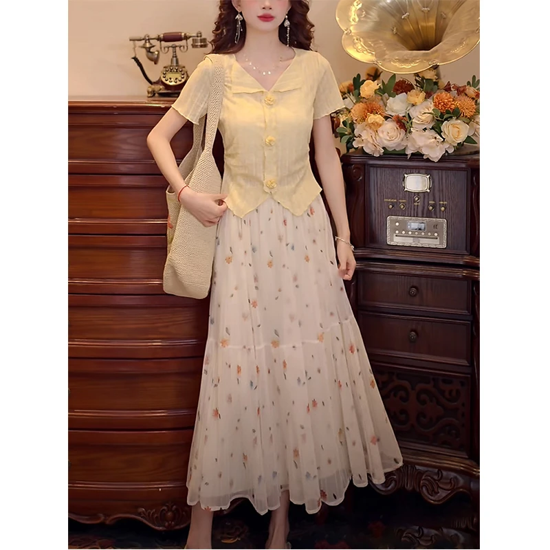 3603超好看花裙穿搭套装2025新款温柔V领花朵衬衫碎花半裙两件套