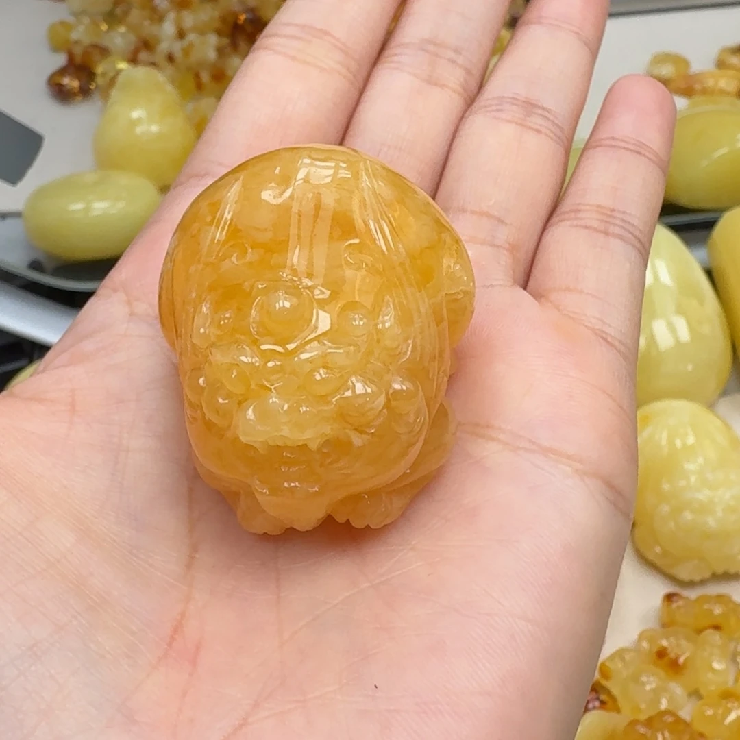 琥珀未镶嵌珠宝奇石吊坠