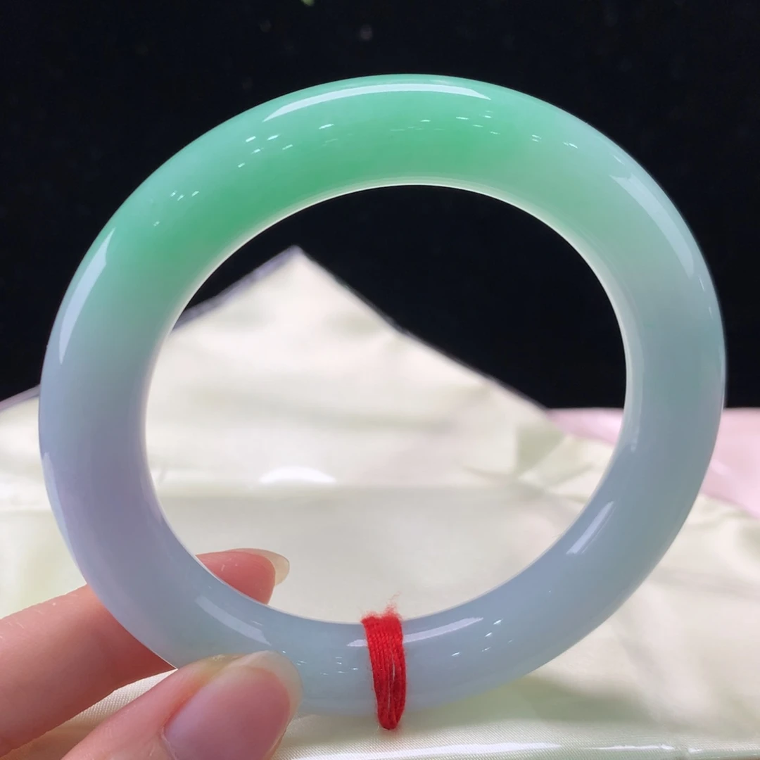 翡翠手镯未镶嵌111-0395