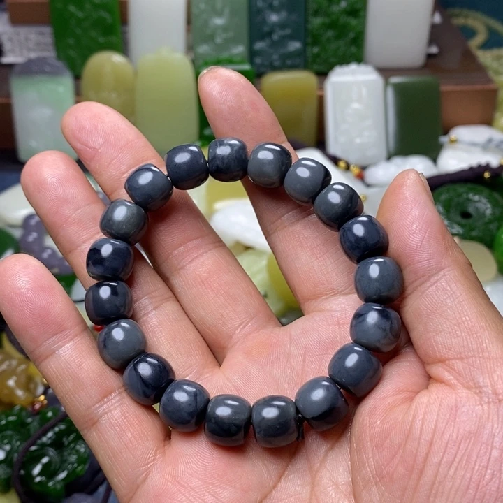 吊坠(赠链)未镶嵌和田玉