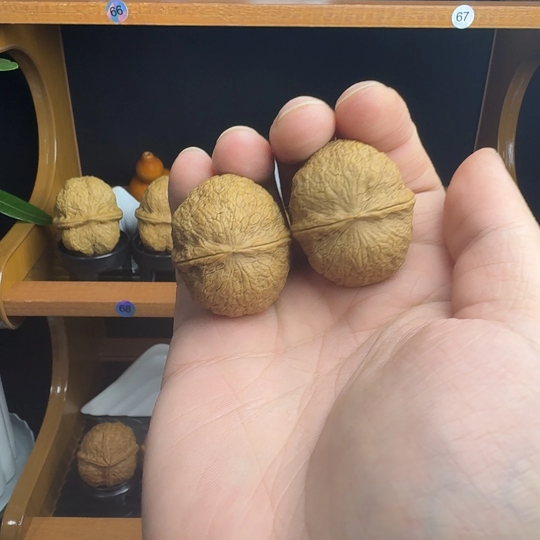 润***箐把件文玩核桃蛇皮球38尺