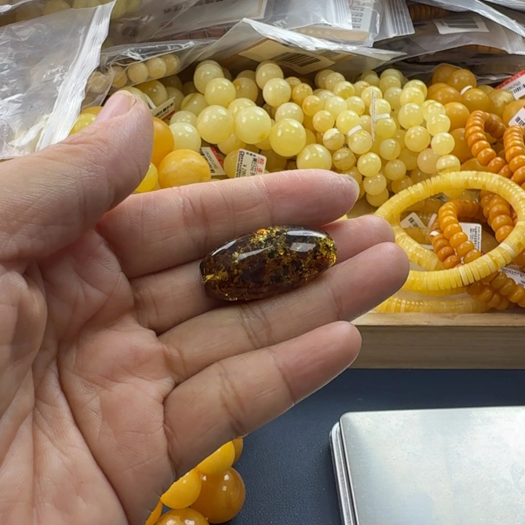 未镶嵌琥珀珠宝奇石