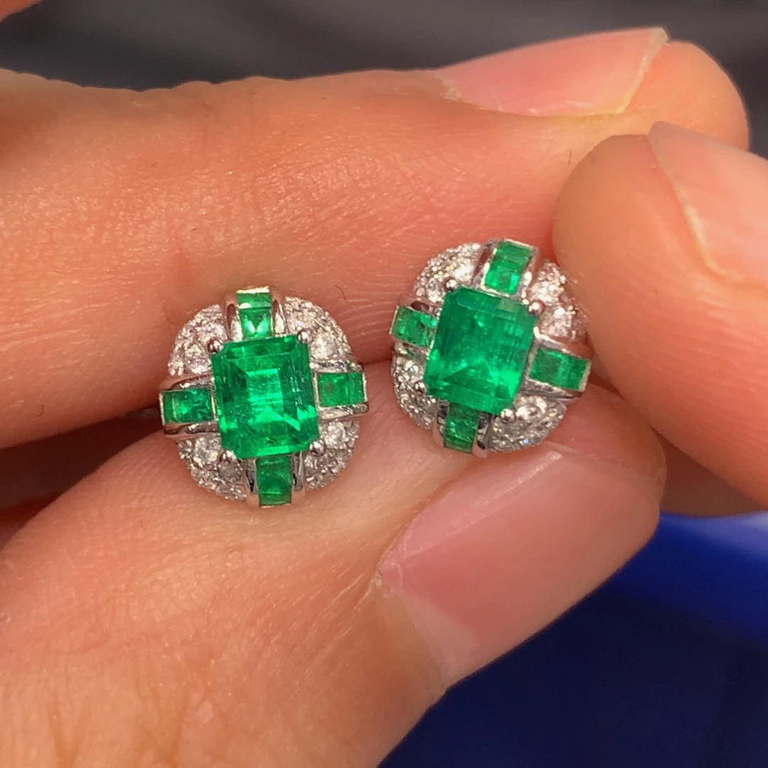 祖母绿18K金镶嵌耳饰