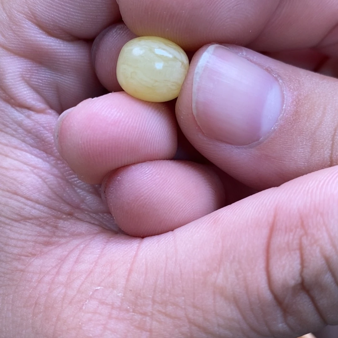 正***正蜜蜡未镶嵌裸石配饰