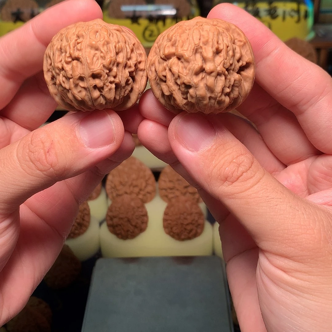 文玩核桃吊坠39.5黑金刚圆梦狮子头