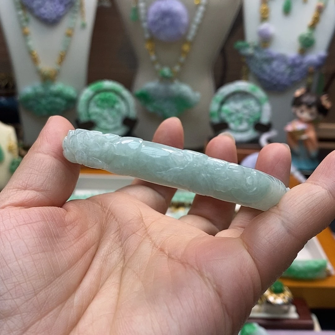翡翠未镶嵌颈饰手镯60