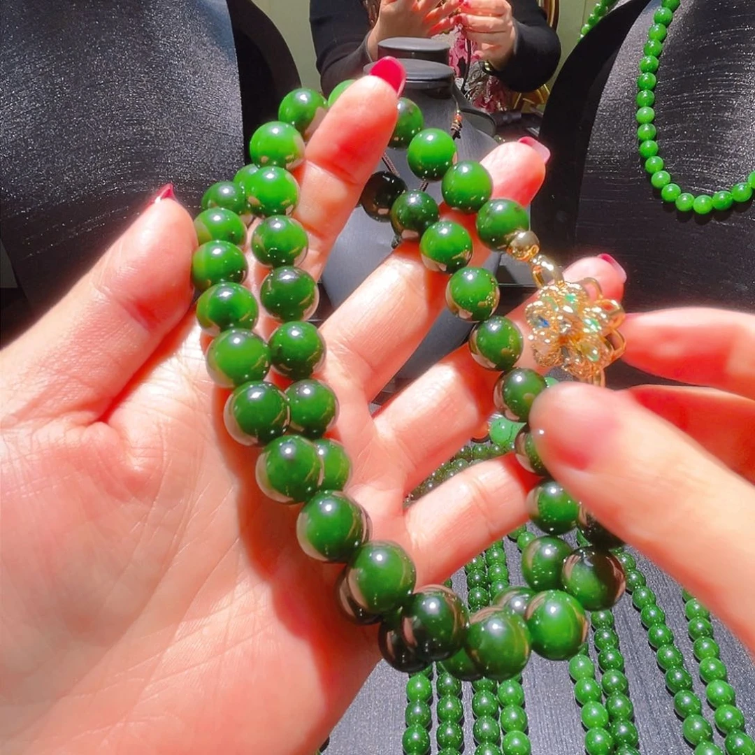 颈饰未镶嵌和田玉俄七聚红皮卡12