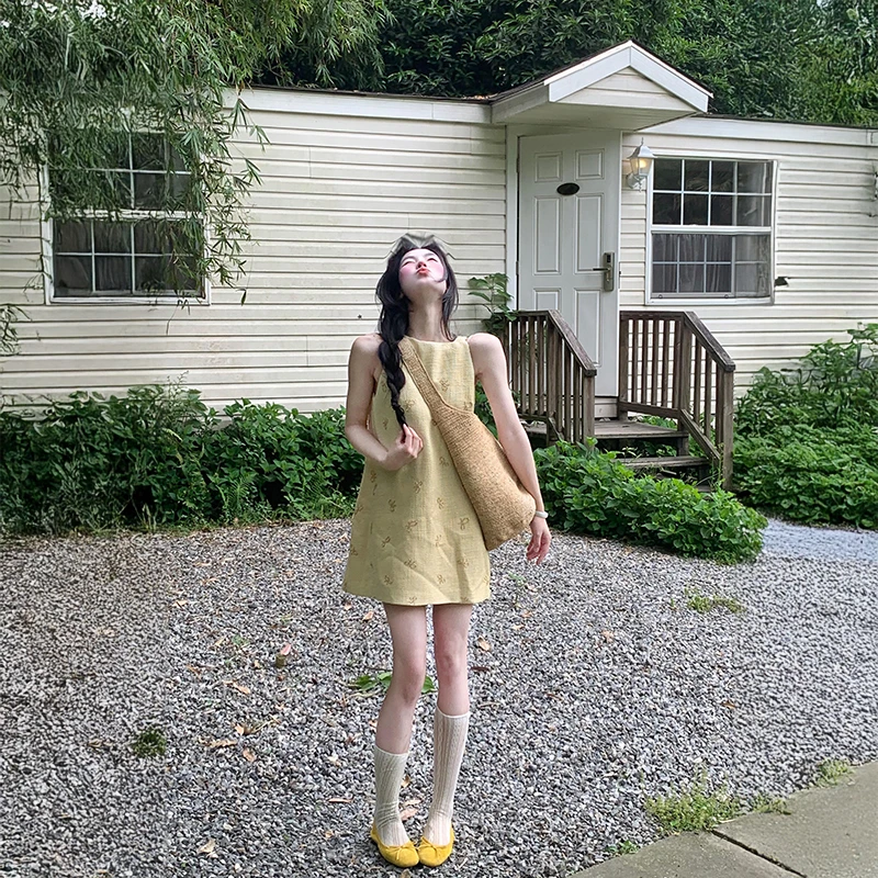 法式洋气蝴蝶结无袖背心挂脖连衣裙女夏季高级感气质减龄显瘦裙子