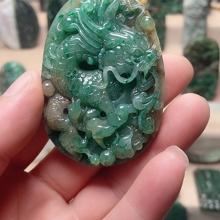 未镶嵌独山玉颈饰