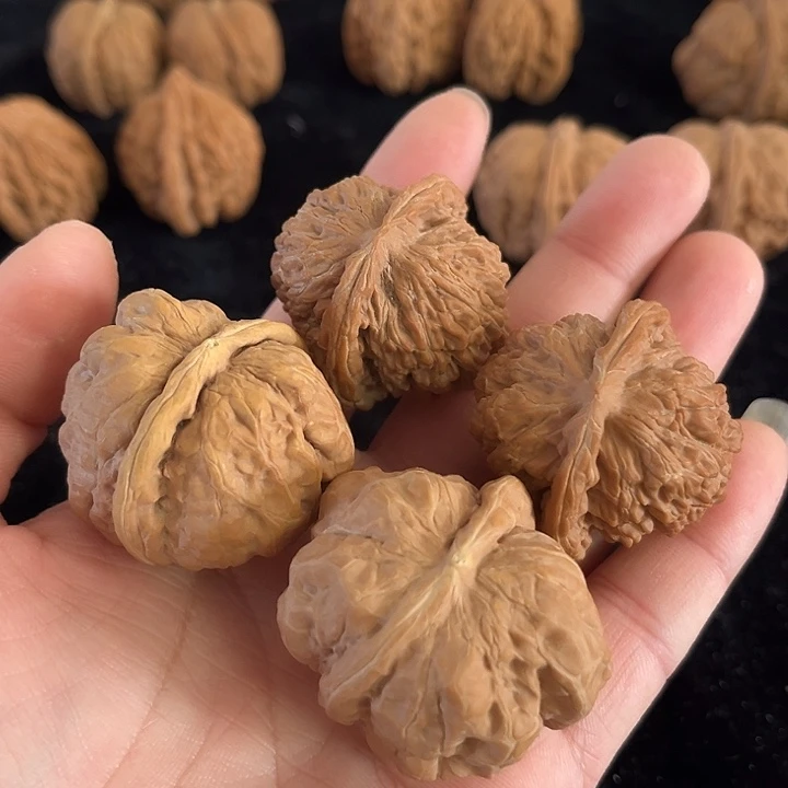 文玩核桃把件开播福利二，38我有瑕疵蛤蟆头➕全品四座楼➕公子帽