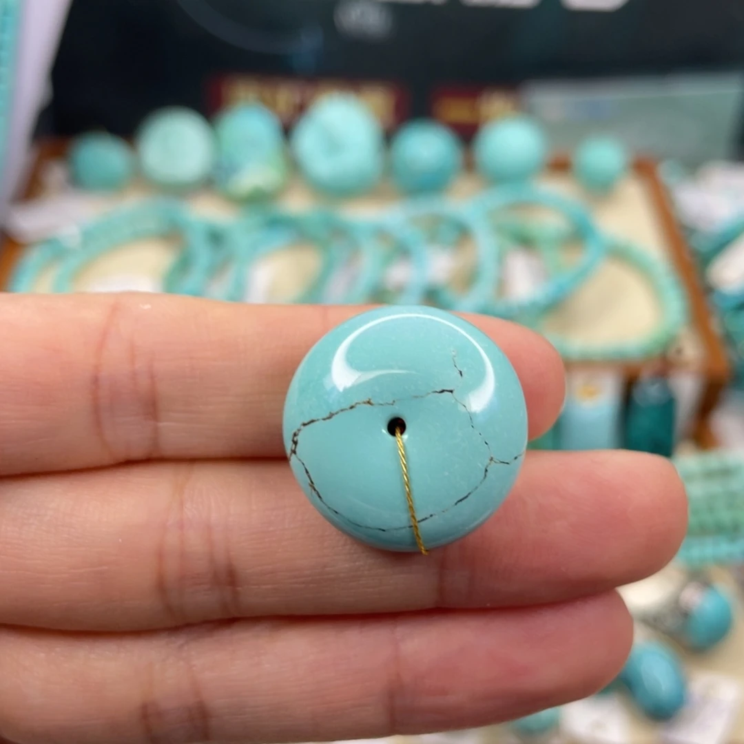 绿松石未镶嵌挂件