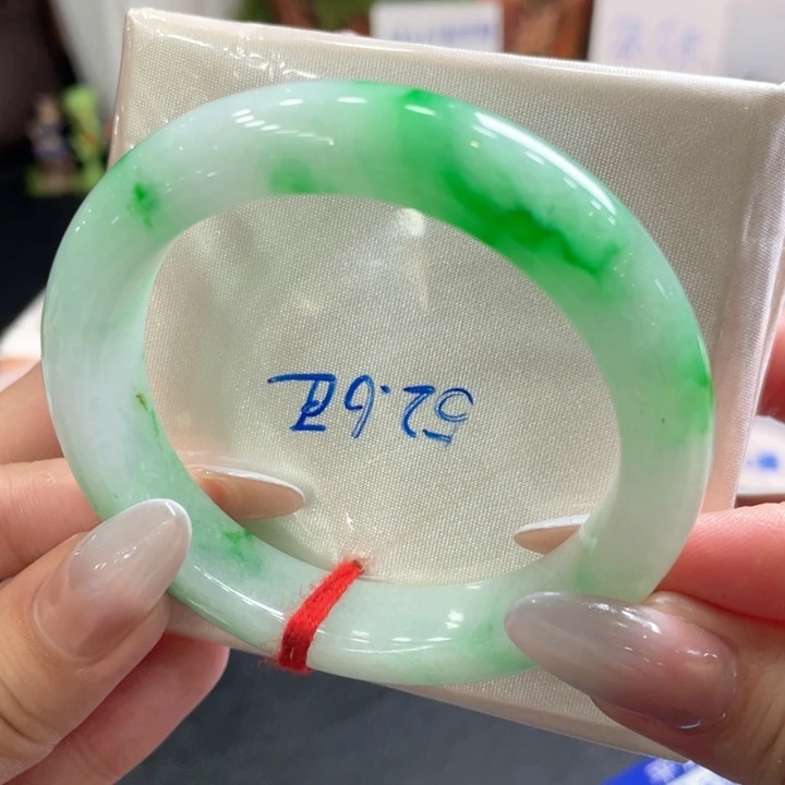 翡翠未镶嵌手镯52.6圈