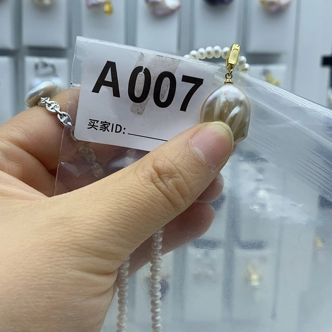 钛钢淡水珍珠颈饰