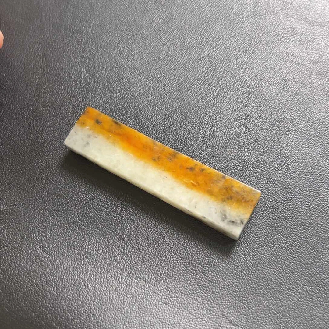 定制翡翠未镶嵌乌鸡