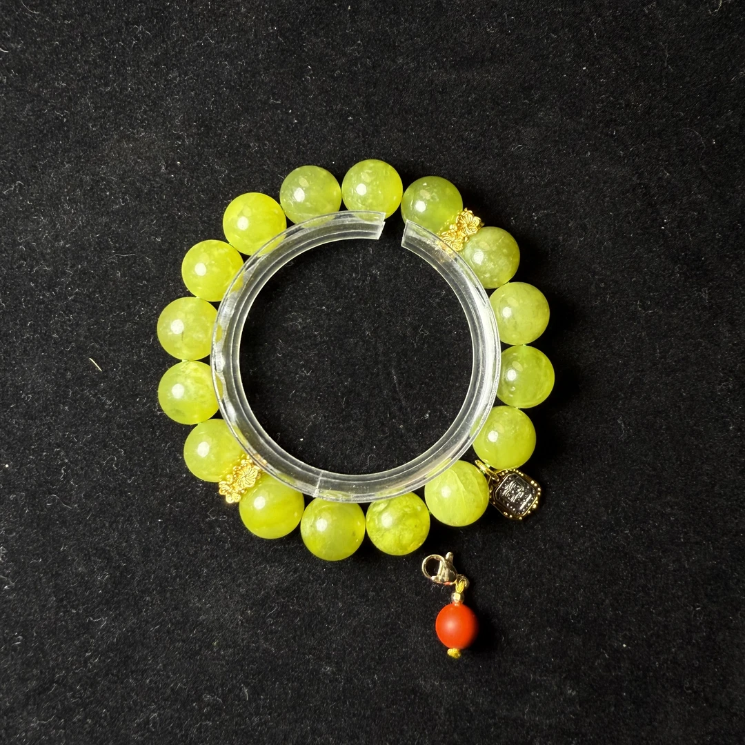 【皇后甄选】C110302含辰砂绿色大圆珠手串-多样性发一