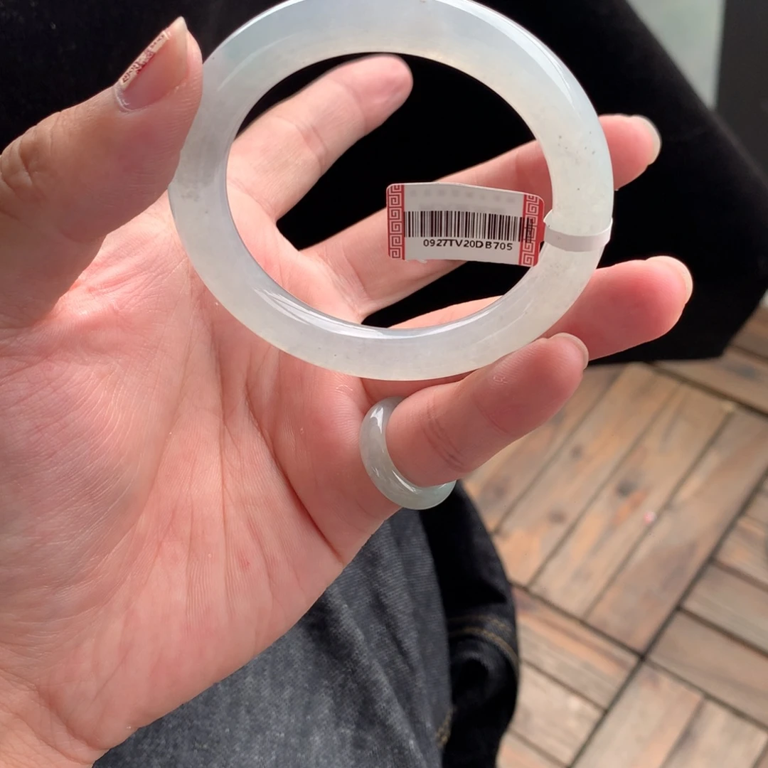 翡翠未镶嵌手镯37号53.5