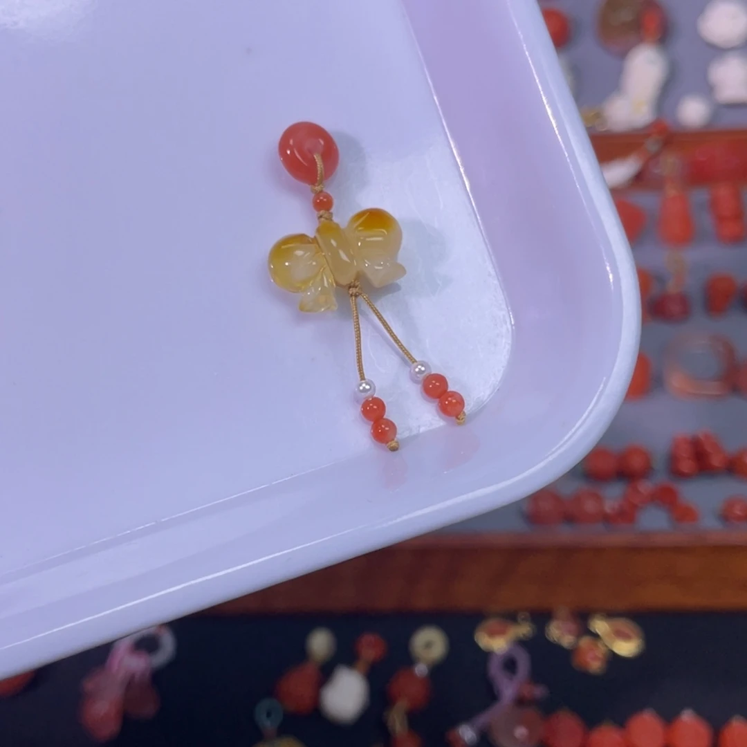 琥珀未镶嵌裸石蝴蝶结