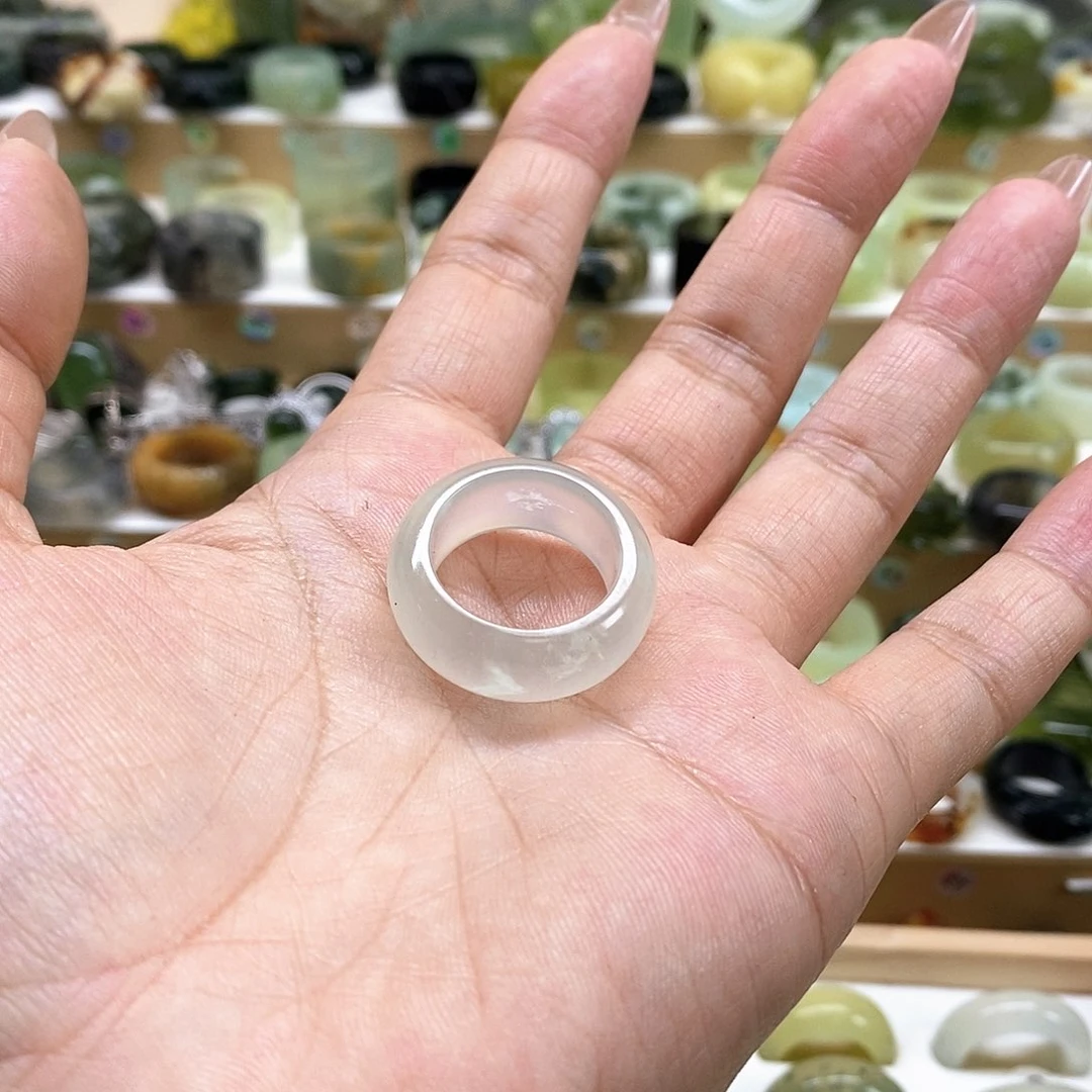 岫玉天然玉石未镶嵌地**狗