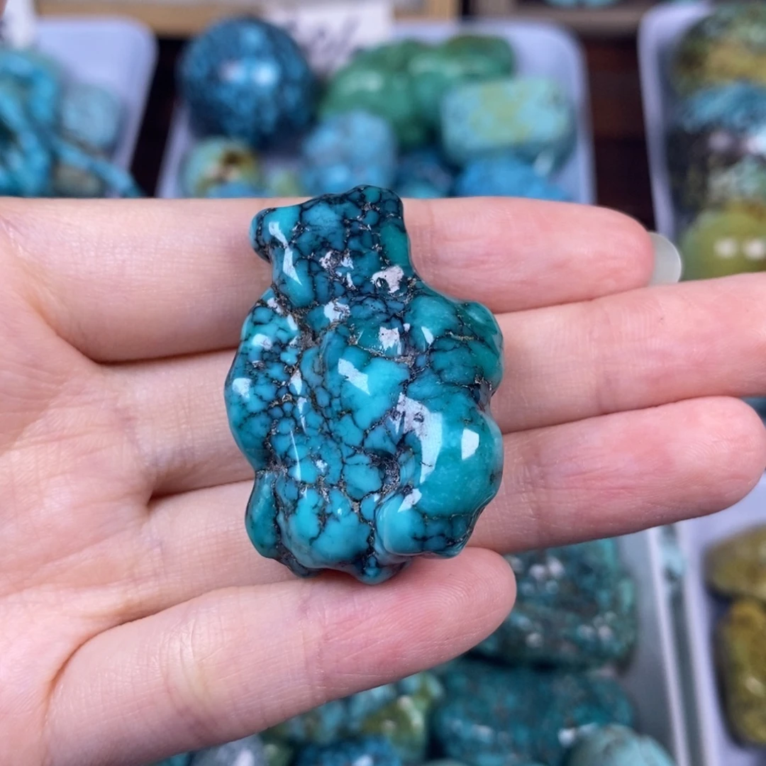 绿松石未镶嵌颈饰