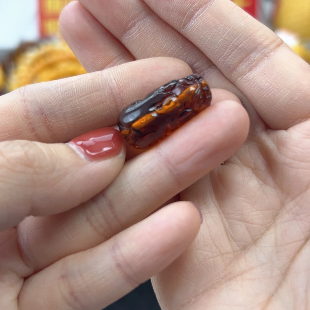 琥珀珠宝奇石未镶嵌