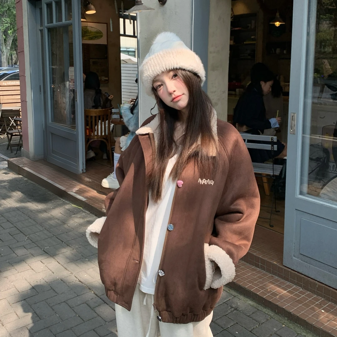 时尚纽扣百搭保暖皮毛一体翻领麂皮绒休闲加厚外套秋冬款