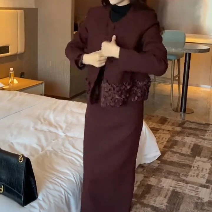 秋季高级感精致木耳边短西服搭配半身裙套装