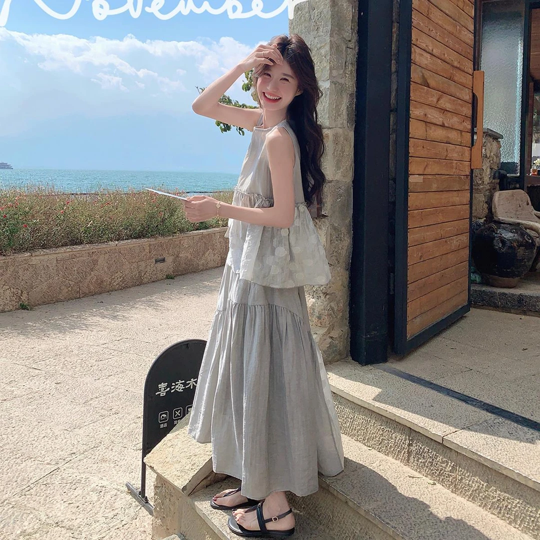 灰色无袖海边度假连衣裙女夏森系法式背心长裙千金清冷感贵系衣服