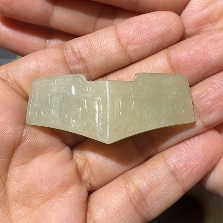 赏***者颈饰未镶嵌和田玉