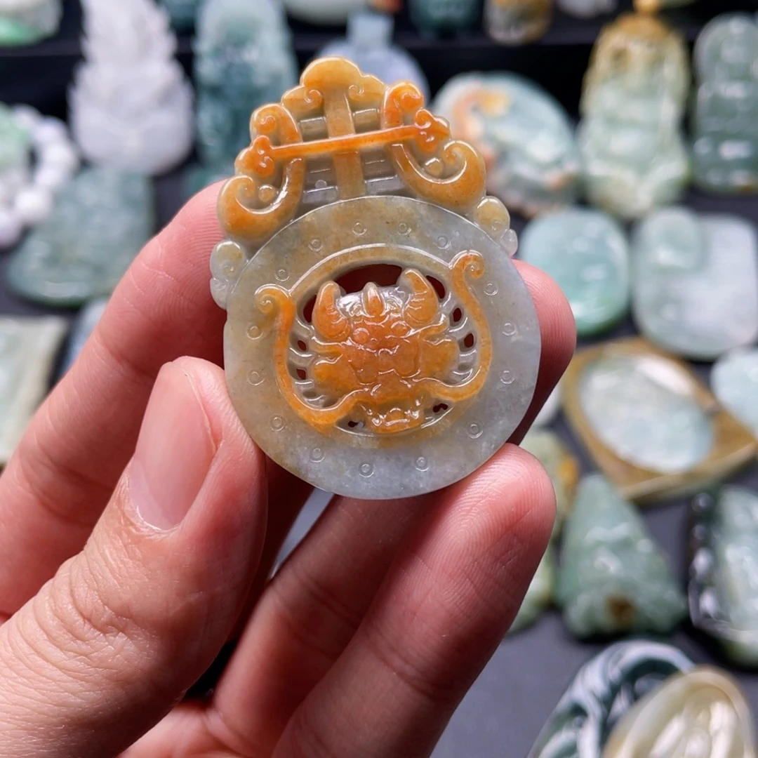 颈饰未镶嵌翡翠凡***物翡翠