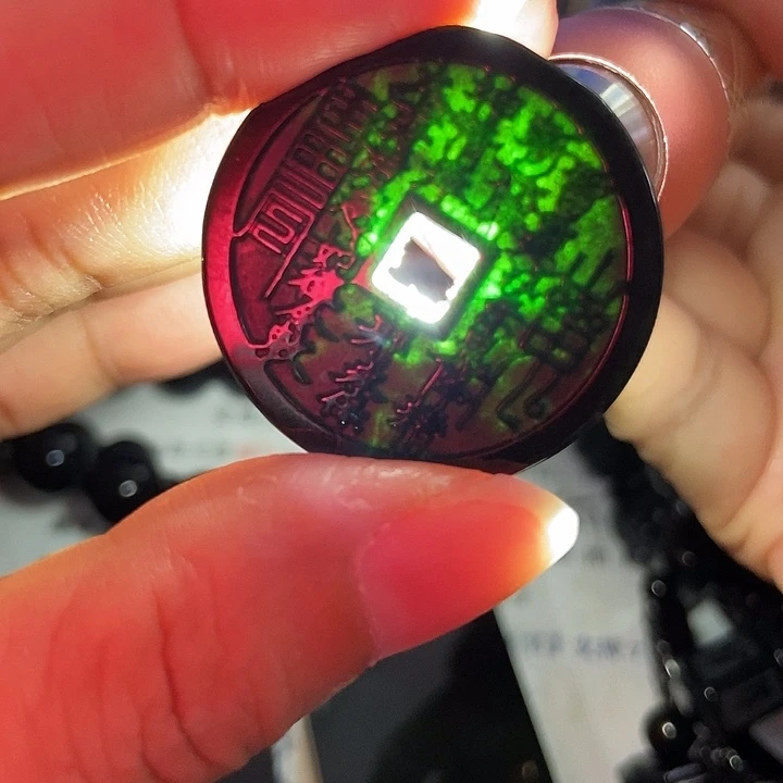 茶***色翡翠未镶嵌颈饰墨翠