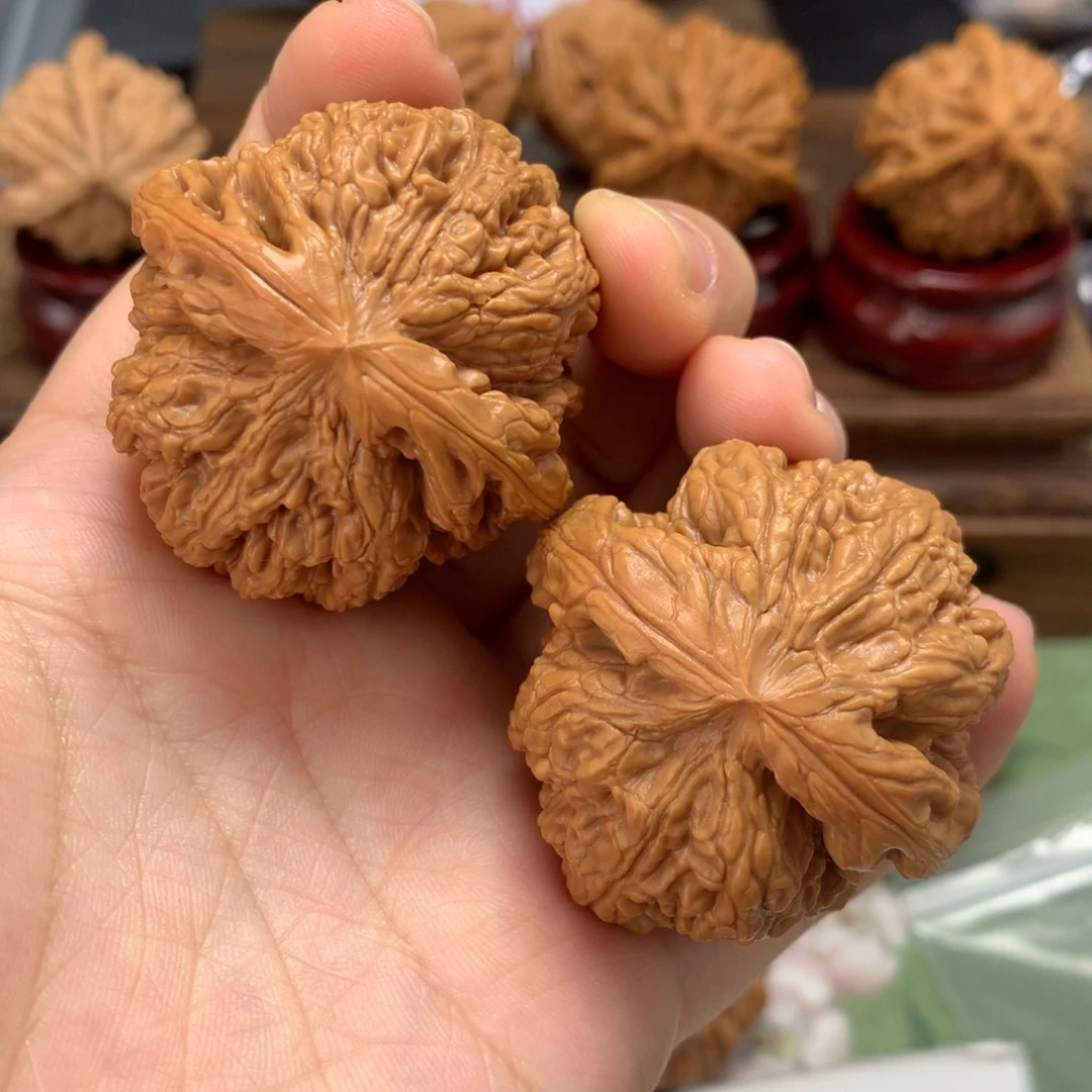 文玩核桃吊坠42粗筋