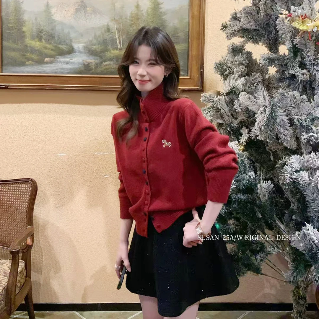 苏珊时尚小马刺绣针织开衫女2025新款洋气女装上衣秋冬毛衣1838S