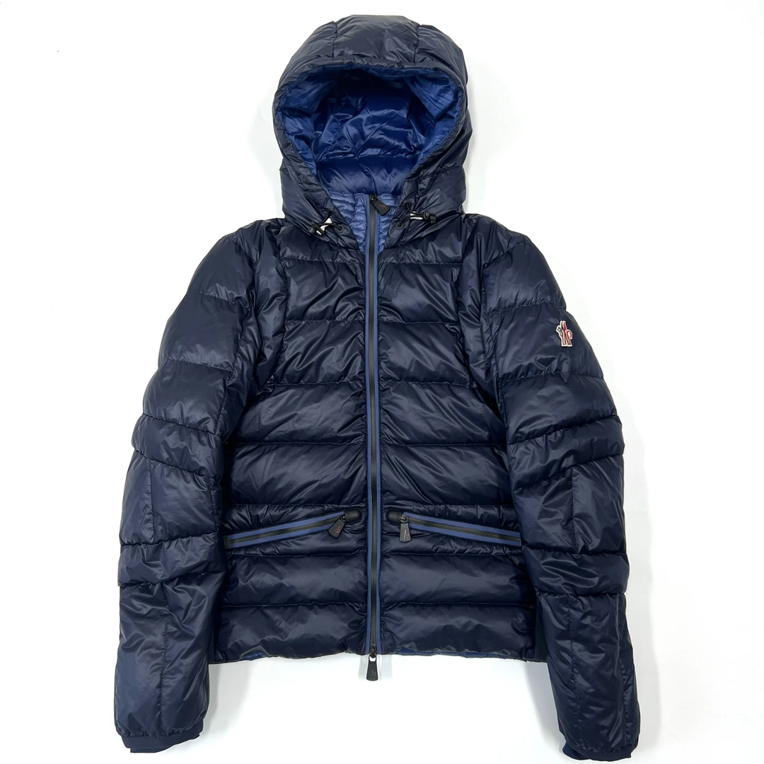 99新 MONCLER 盟可睐 蒙口 滑雪系列 藏蓝色连帽羽绒服 2码/1817/