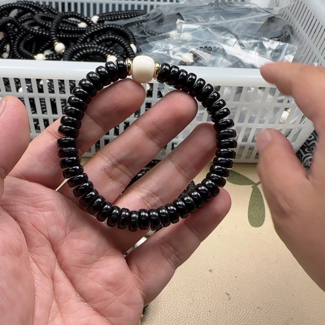 白玉菩提吊坠黑色335