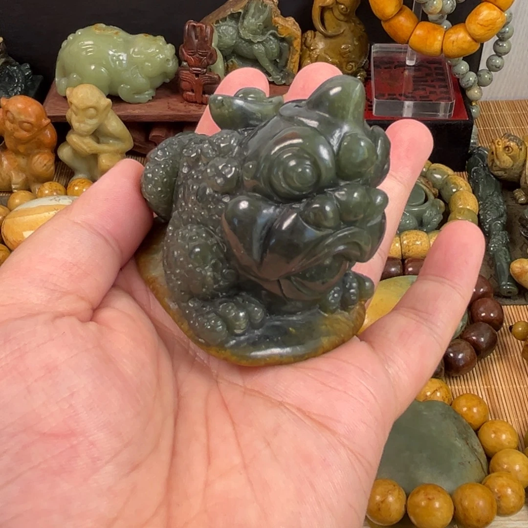 红***笔岫岩河磨玉（透闪石质玉）未镶嵌把件