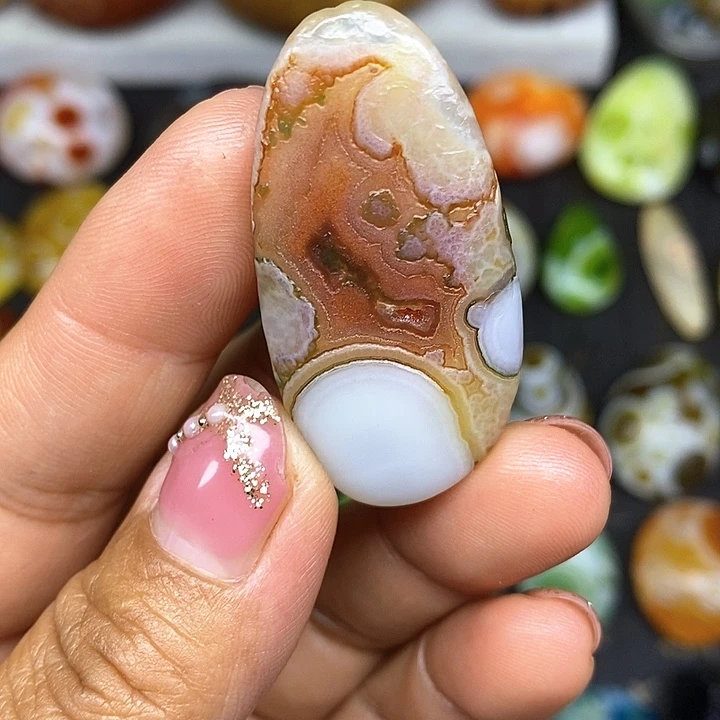 水晶底俏色奇石无孔