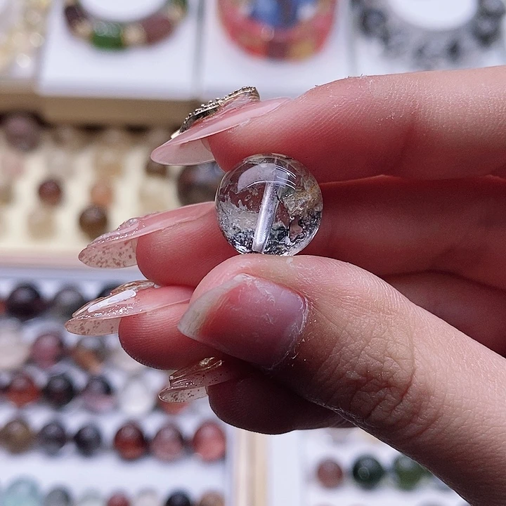 水晶颈饰未镶嵌，