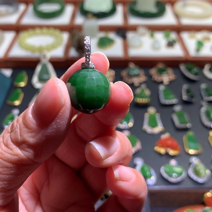 和田玉吊坠银S925镶嵌