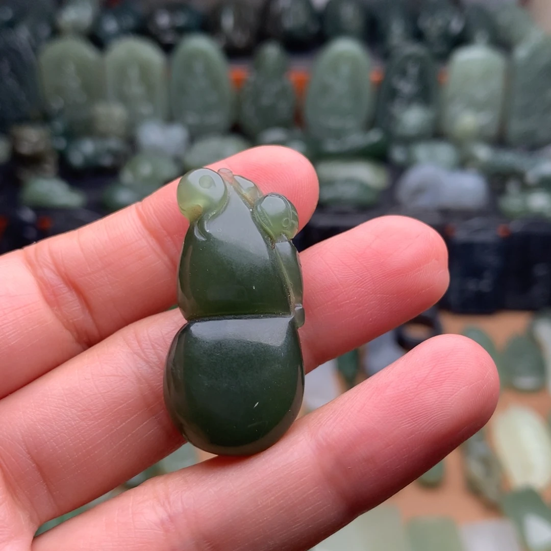 和田玉未镶嵌颈饰挂件26