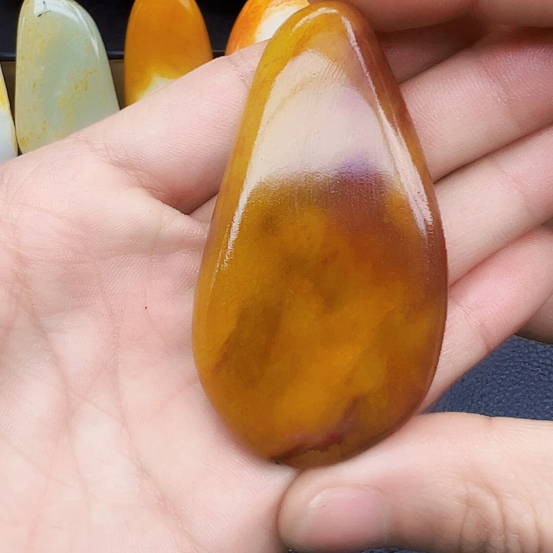 和田玉未镶嵌珠宝奇石