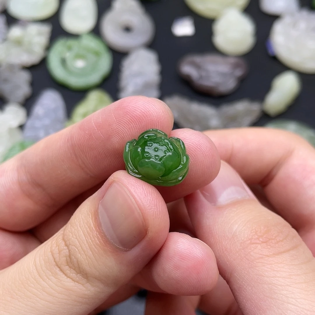 【闪购商品】和田玉未镶嵌颈饰小****?