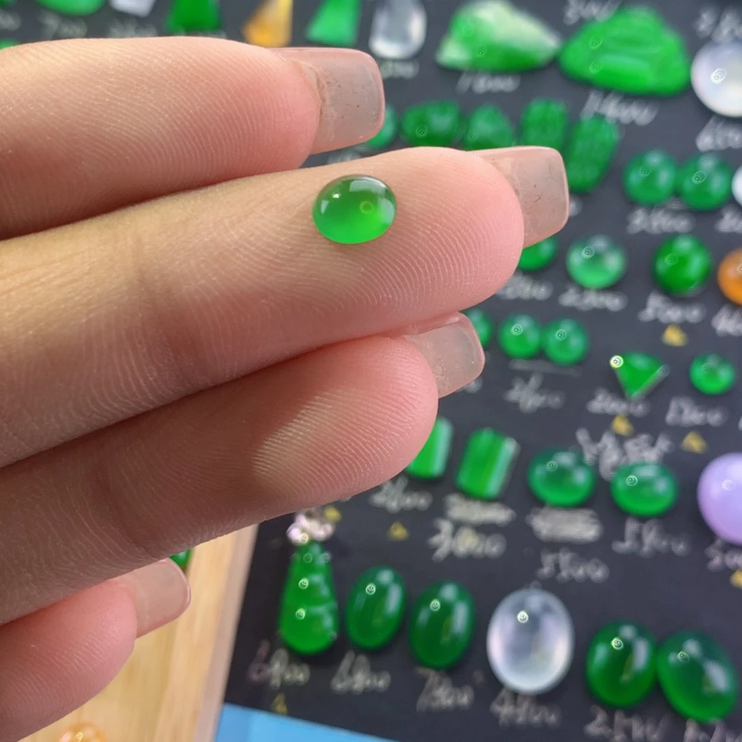 【闪购商品】翡翠未镶嵌颈饰蛋